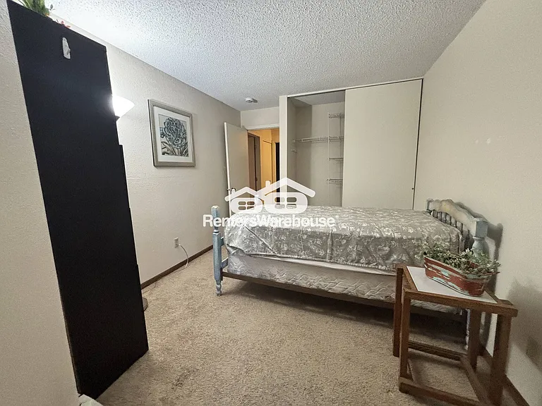 1700 Four Oaks Rd #124 — Photo 14