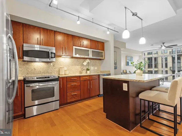 1025 1st St SE APT 1114, Washington, DC 20003