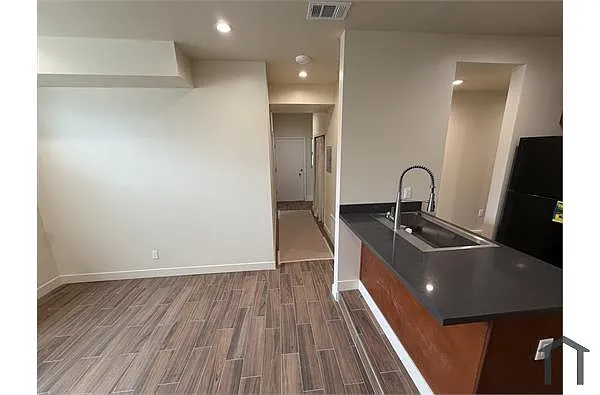 Building Photo - 3180 San Bruno Ave