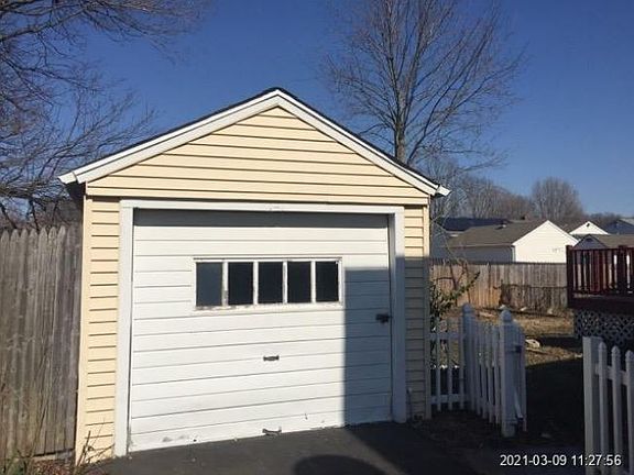 5th image of 156 Cambridge Dr