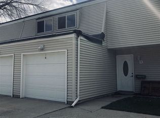 810 2nd Ave SW APT B, Minot, ND 58701