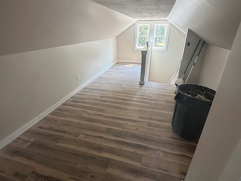 202 Melrose Dr — Photo 12