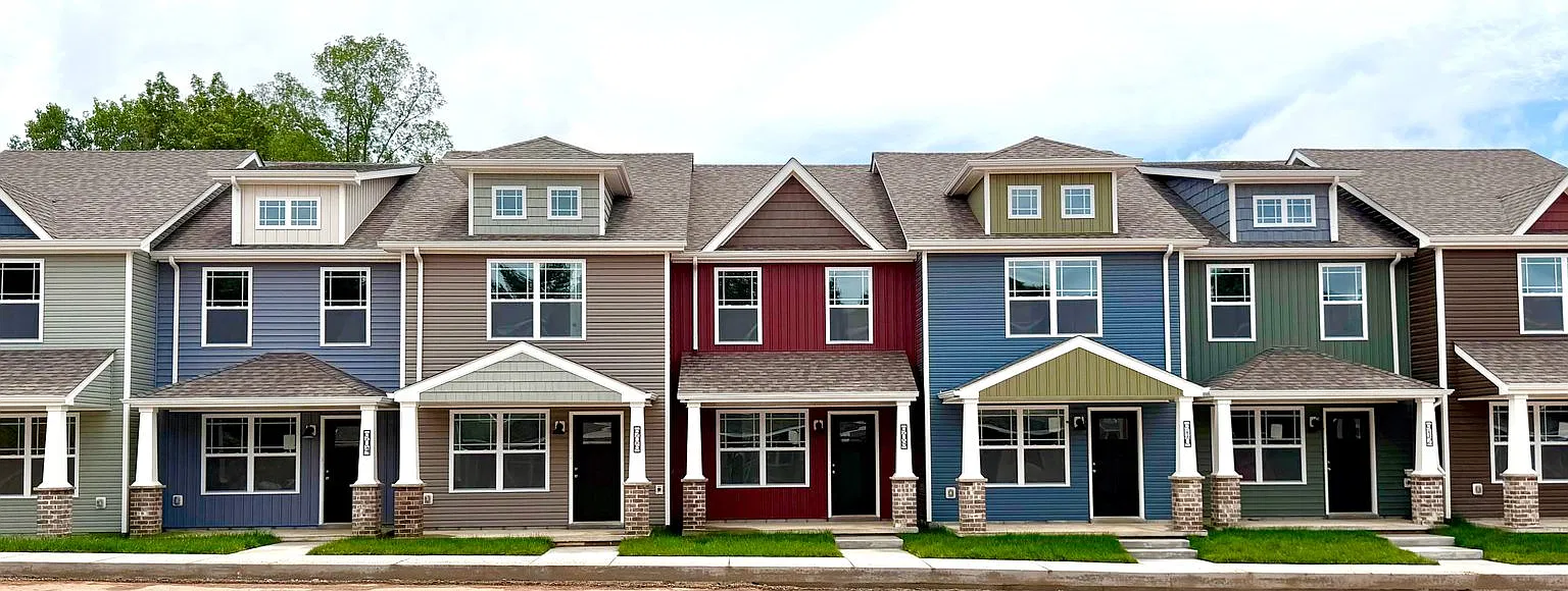Serene Townhomes - 908 Peaceful Place — Photo 2