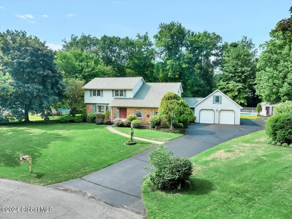 18 Robinson Road, Glenville, NY 12302