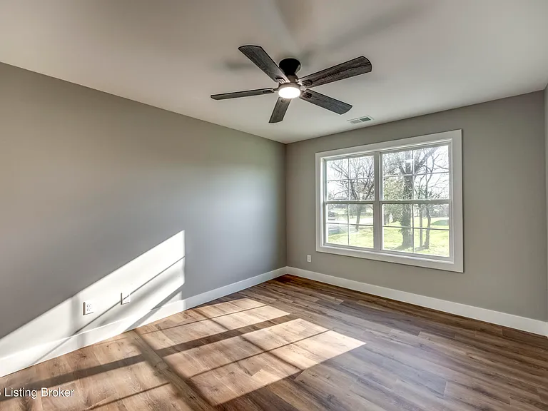 114 N Elm Grove Ave — Photo 49