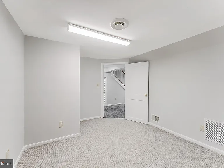 1005 N Lebanon St — Photo 40