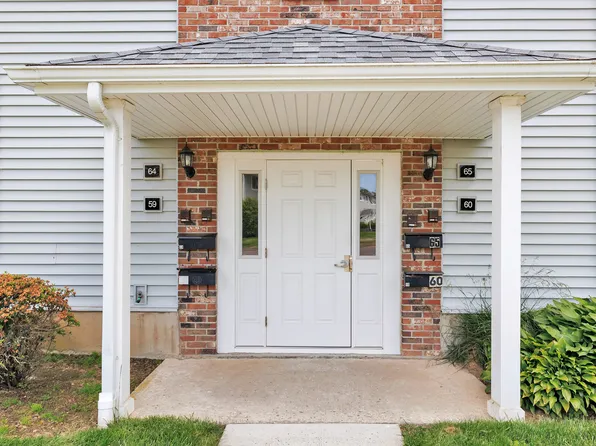 64 Carriage Path South #64, Milford, CT 06460
