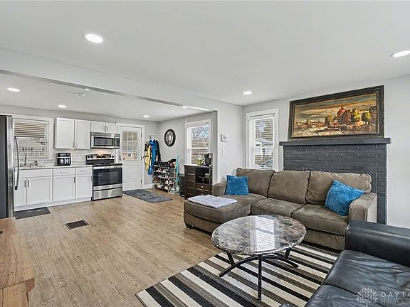 3rd image of 77 S Brown School Rd