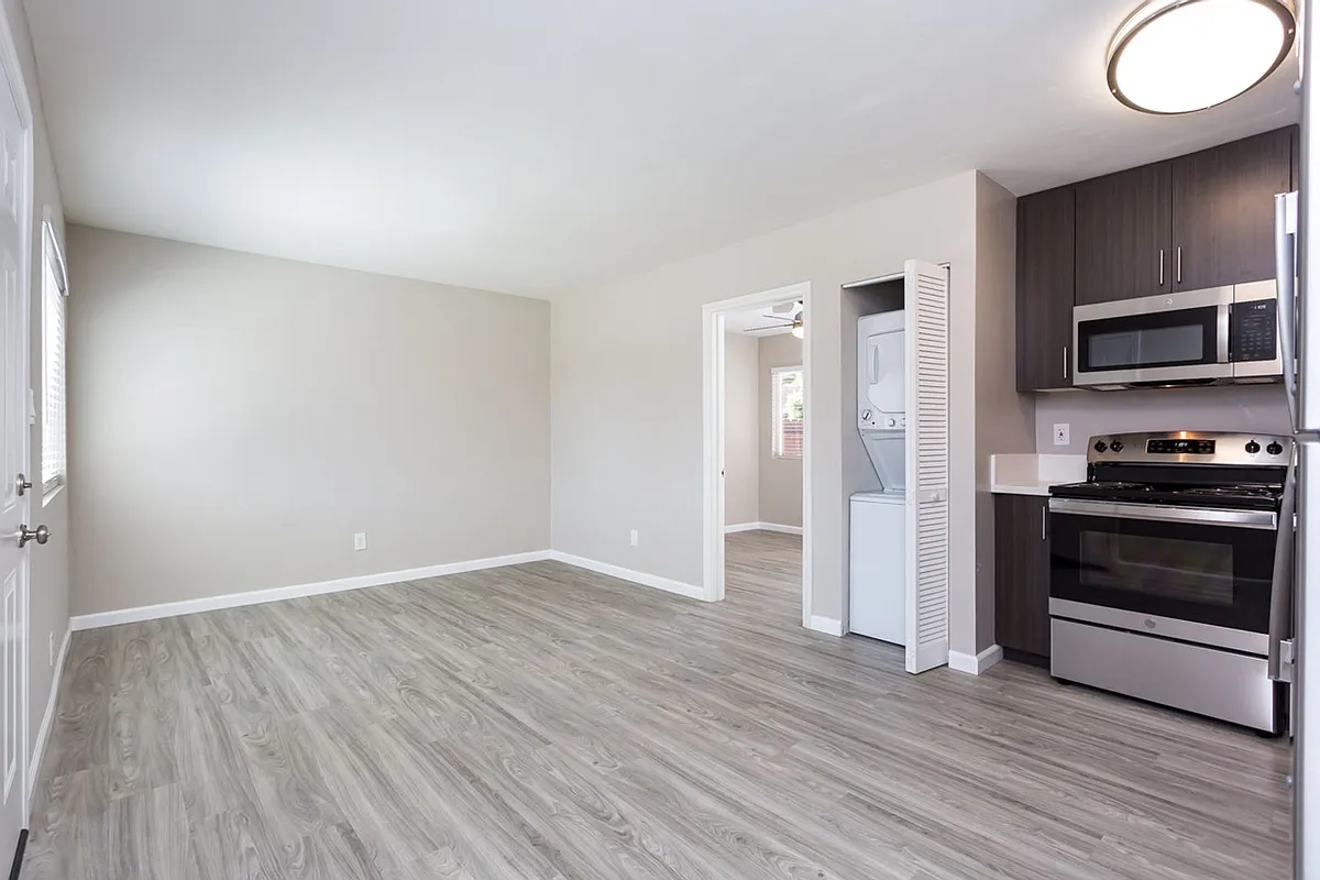 Building Photo - 819 W Palm Ave #819