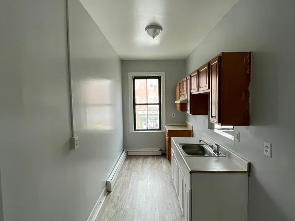 637 Park St, Hartford, CT
