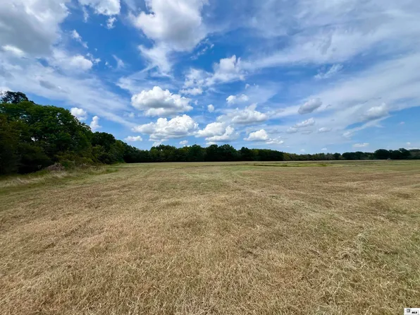 323 Sampson Rd, Oak Grove, LA 71263