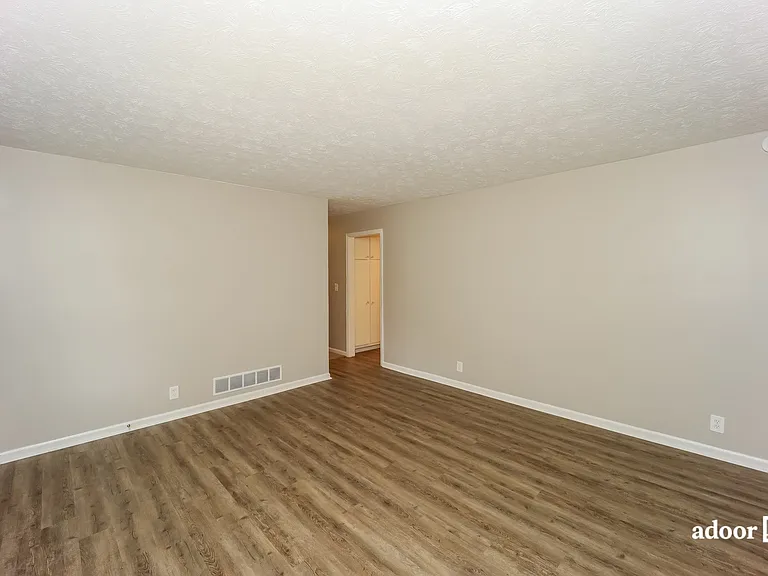 2928 Ann Marie Ln — Photo 6