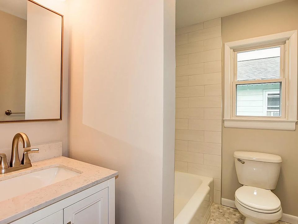 1st image of 39 Barbara St #1