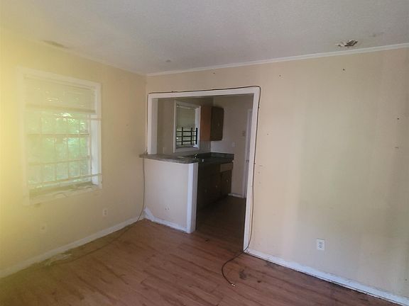 4th image of 1297 Smith Ave