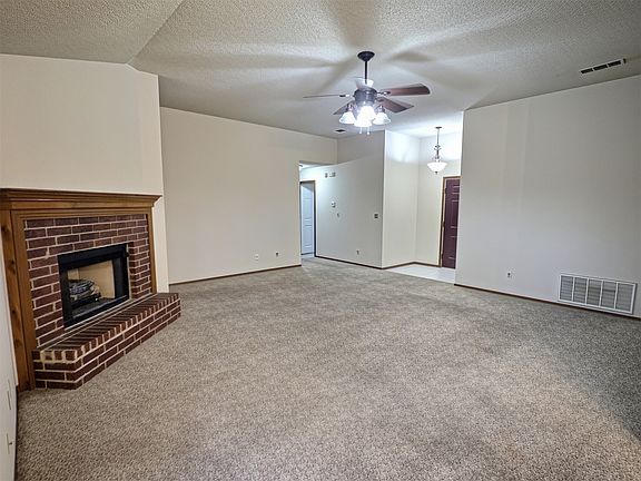 3rd image of 10916 E 118th Ct N