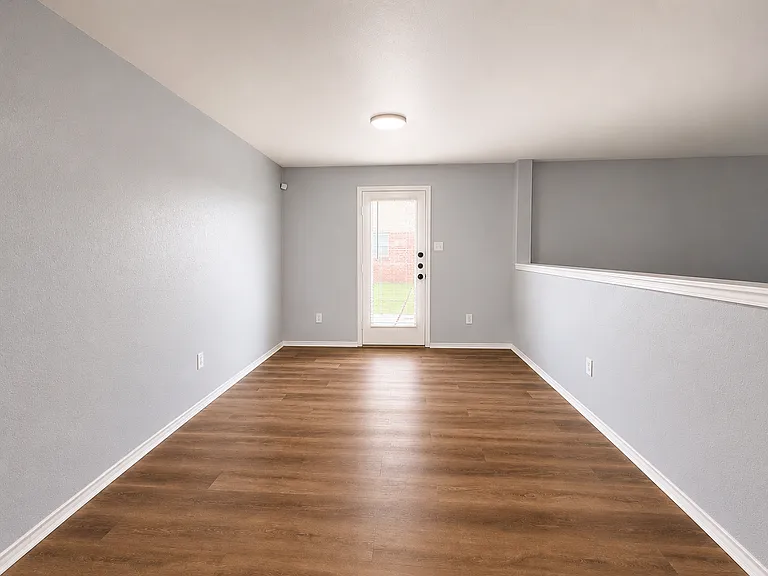 3012 Viewcrest Dr — Photo 4