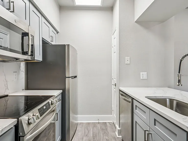 Larkin Apartment Homes — Photo 99