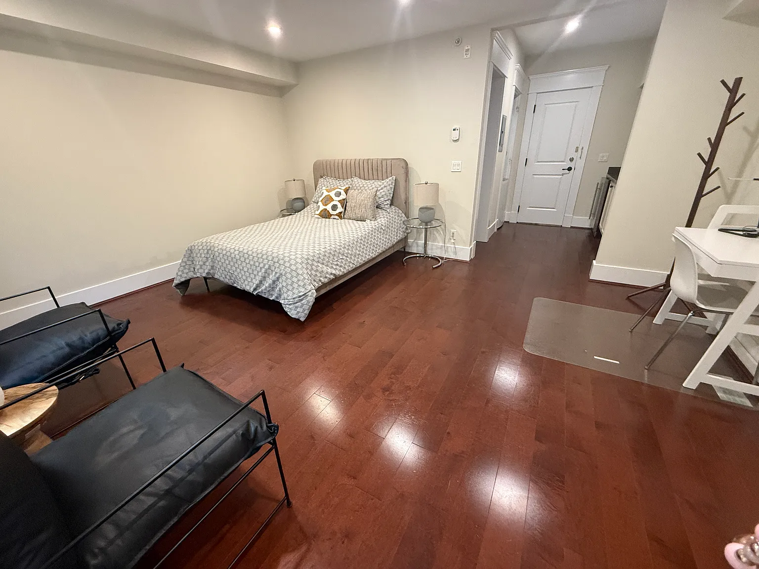 1 bed, 600 sqft, $2,350 — Photo 1