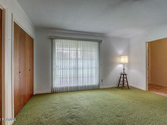 3rd image of 407 Majestic Blvd