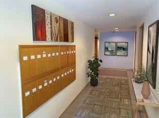 2020 NE 89th St APT 304, Seattle, WA 98115