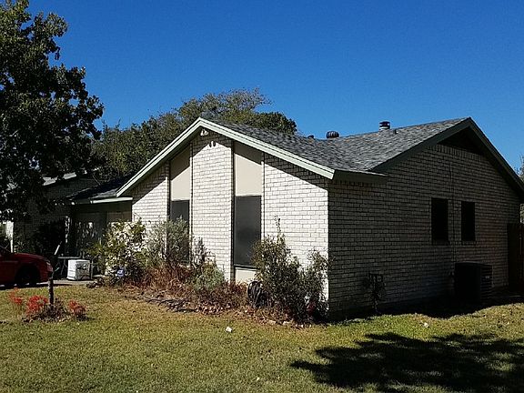 2nd image of 1105 Dickens Ct