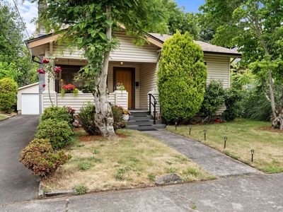 5825 NE Everett St, Portland, OR, 97213