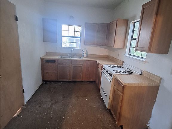 5th image of 408 N J St