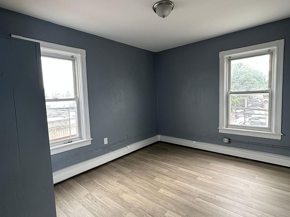 1st image of 791 Broad St Floor 2