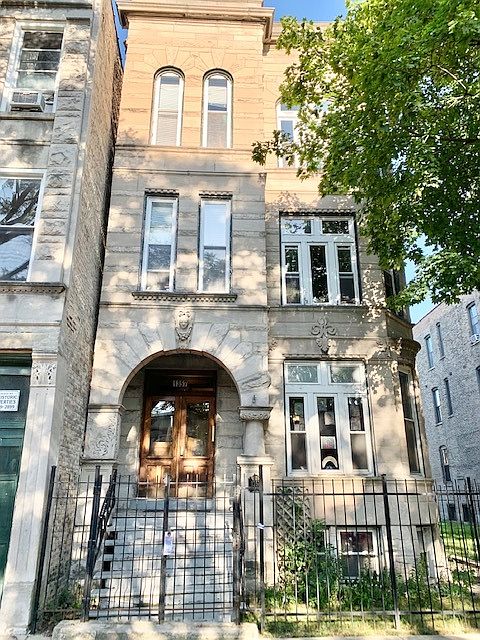 1st image of 1357 N Maplewood Ave #2