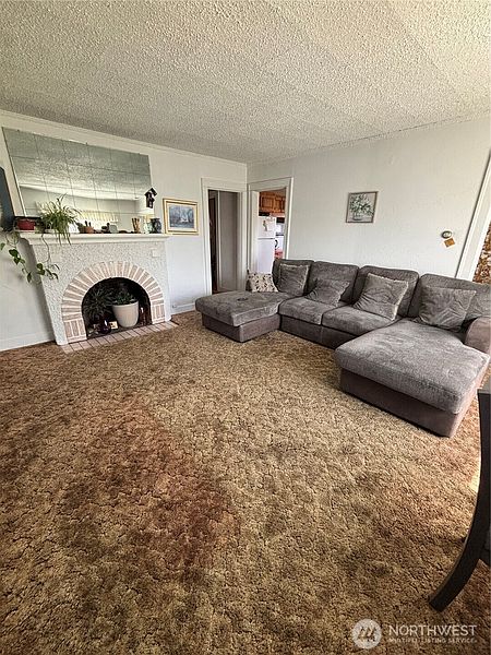 5th image of 2835 Pacific Avenue
