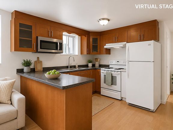 5th image of 4265 Slocan St