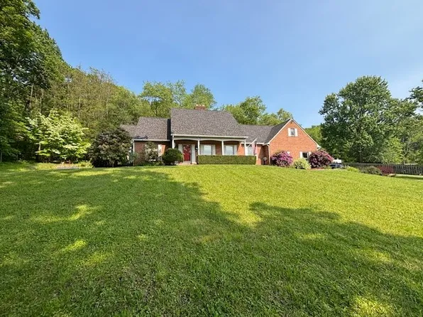 612 Freeport Rd, Freeport, PA 16229