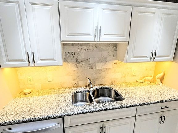 3rd image of 750 N Tamiami Trl Unit 1404