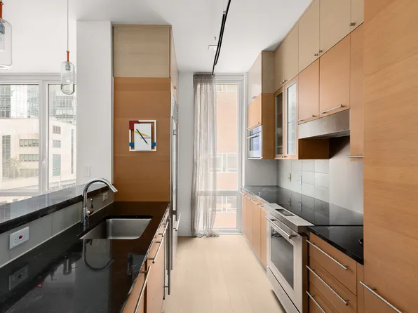 10 West End Avenue image 4 of 11