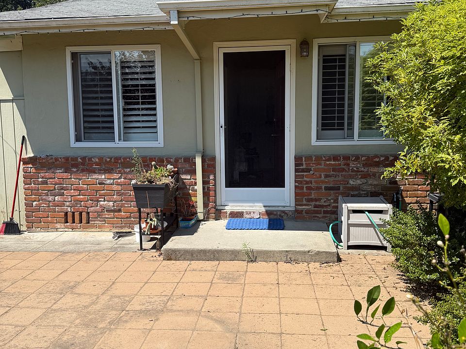 1st image of 181 Brook Knoll Dr