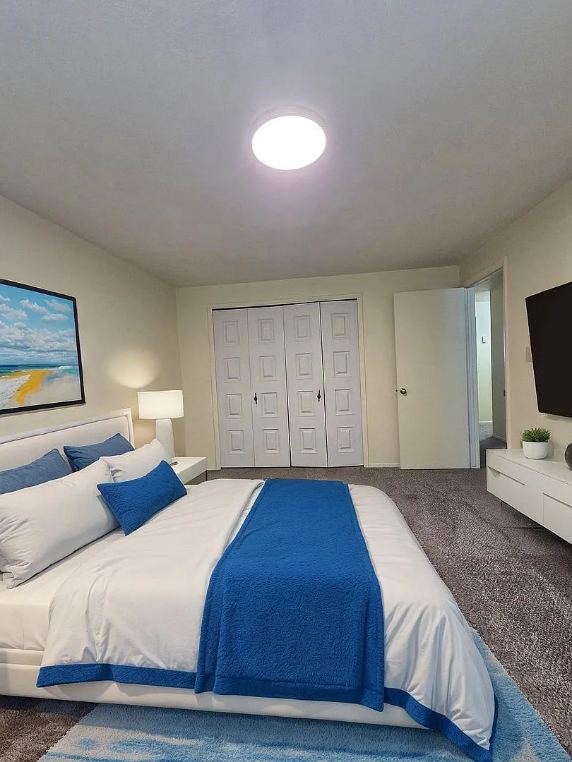 Charming 2-Bedroom in Brookwood Village | Move In Now and Save Half Off First Month's Rent! — Photo 2