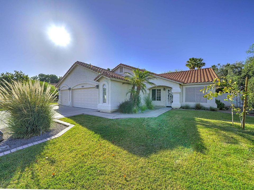 1st image of 2225 E Santa Cruz Dr