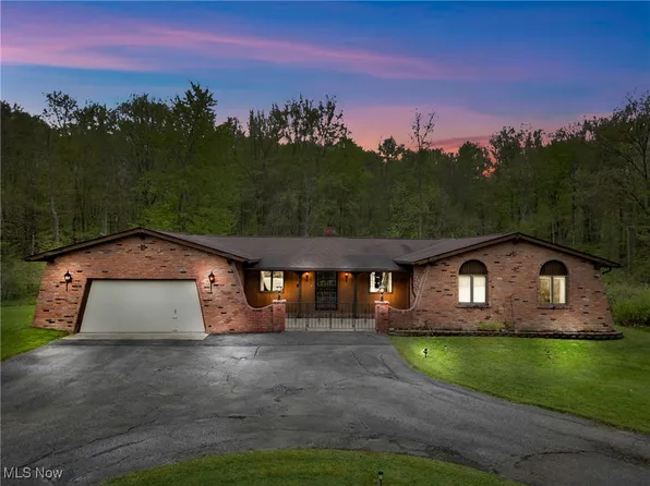 11501 Stafford Rd, Chagrin Falls, OH 44023