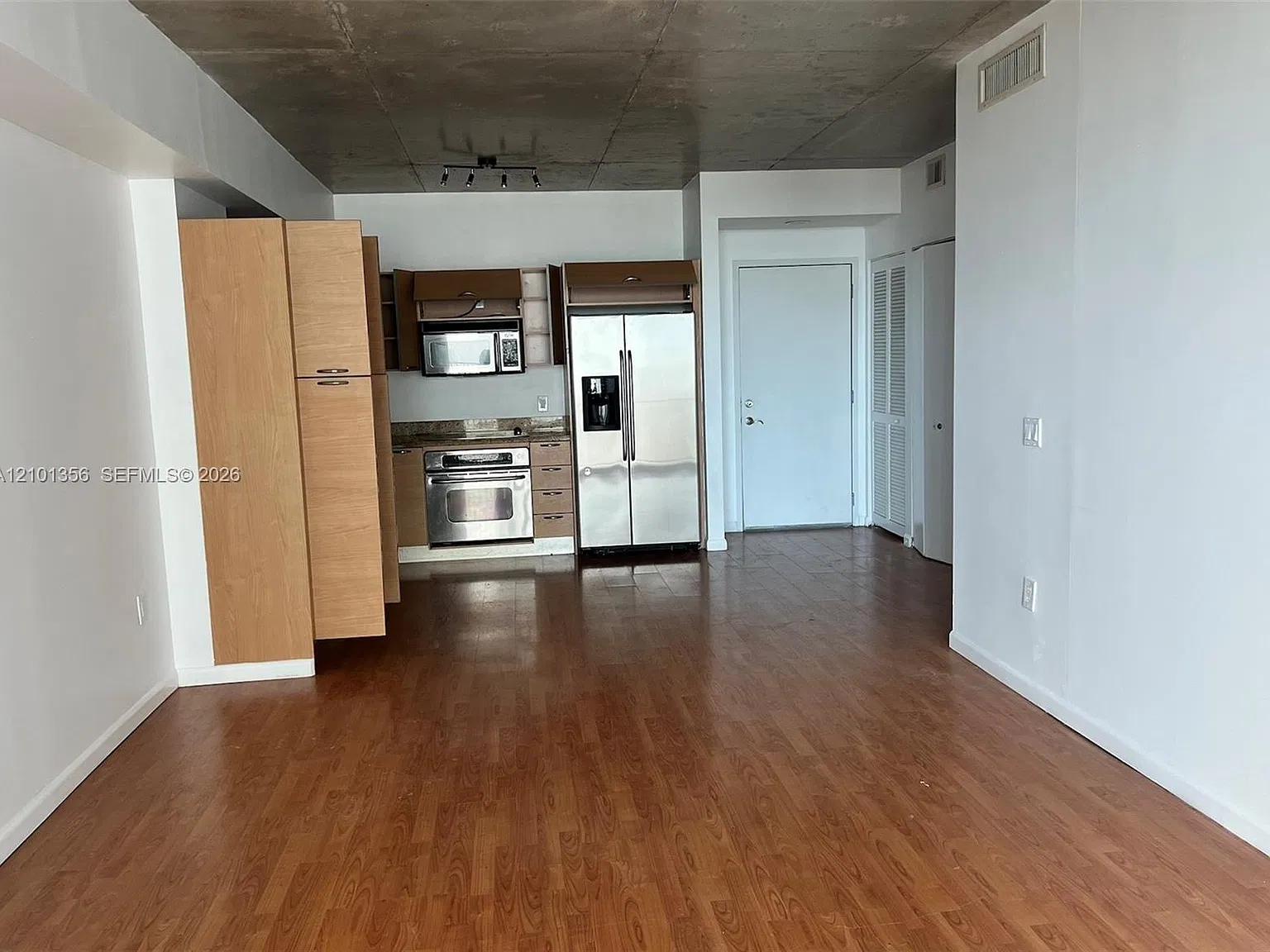 3180 SW 22nd Ter — Photo 2