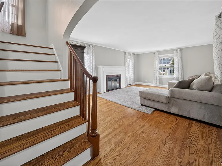 103 Pelham Rd — Photo 6