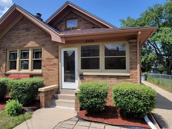 2104 Fremont St, Rockford, IL 61103
