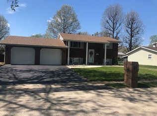 37 Steelecrest Ln, Granite City, IL 62040
