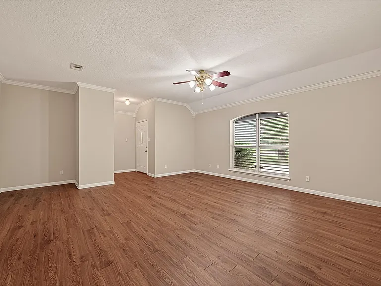 1012 Lilley Rd — Photo 4