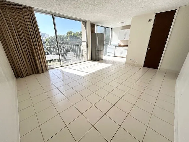 Building Photo - 1702 Kewalo St #203