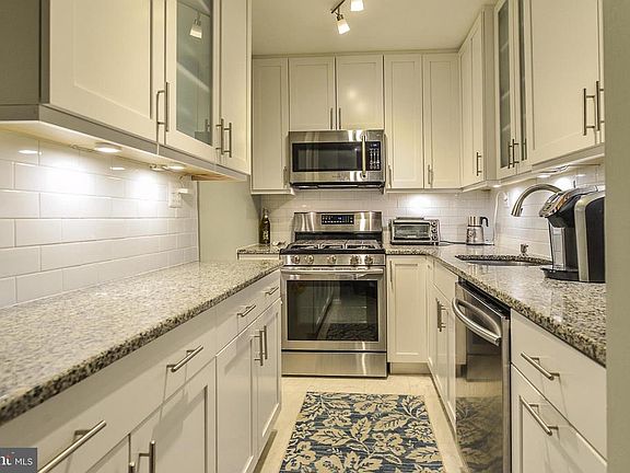 4th image of 801 N Pitt St APT 1106