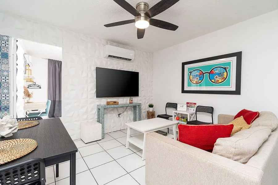2 bed, 1.0 bath, 600 sqft, $1,800 — Photo 4