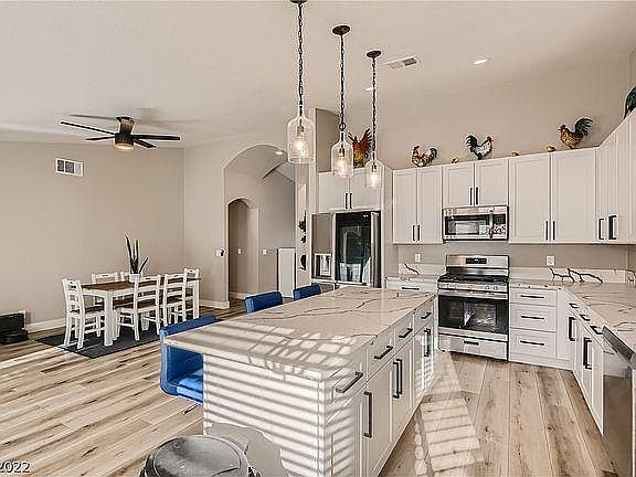 4th image of 3017 Beech Knoll Ct