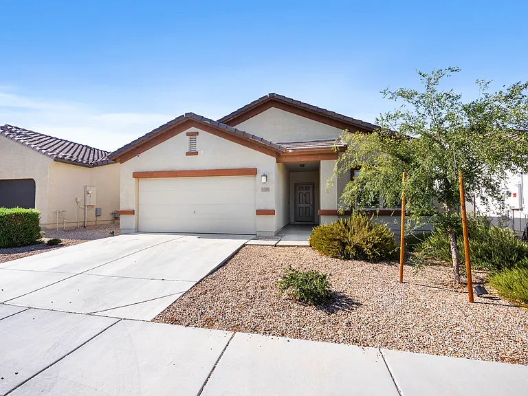 4590 W Foldwing Dr — Photo 2