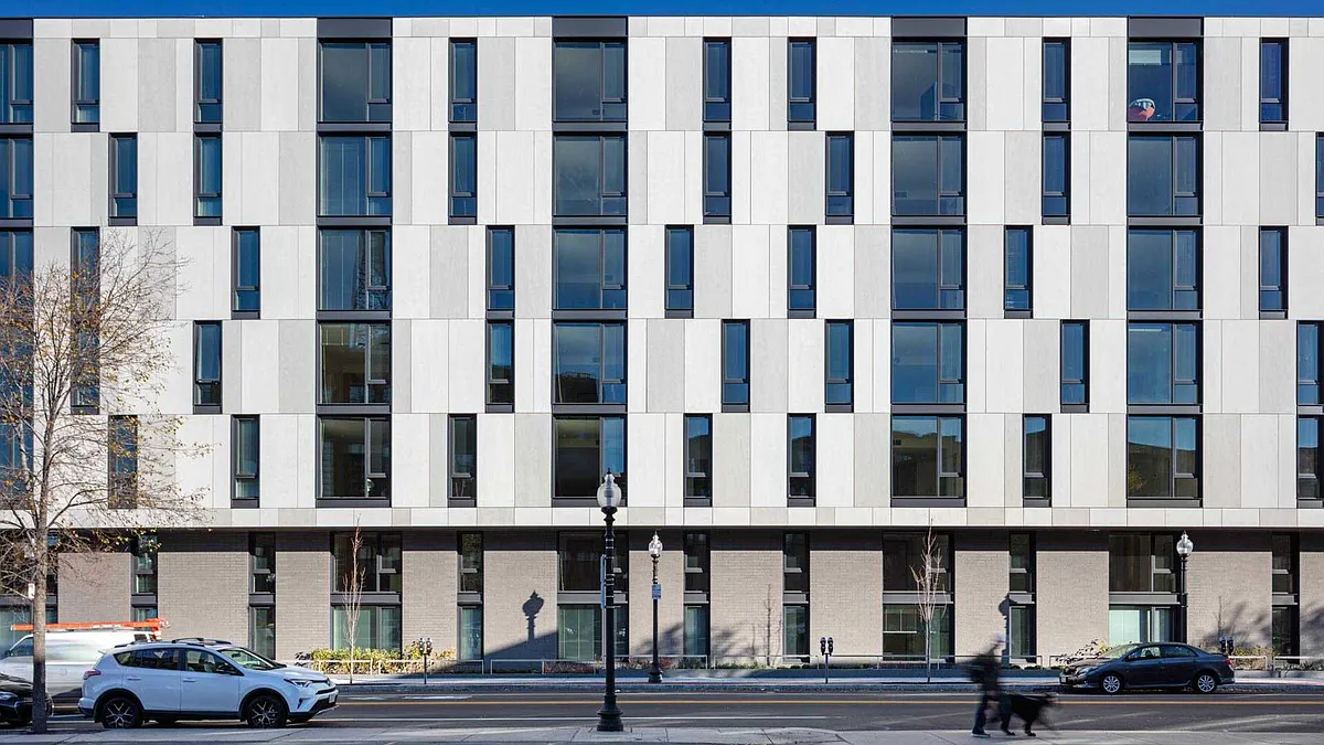 Building Photo - W Malden St