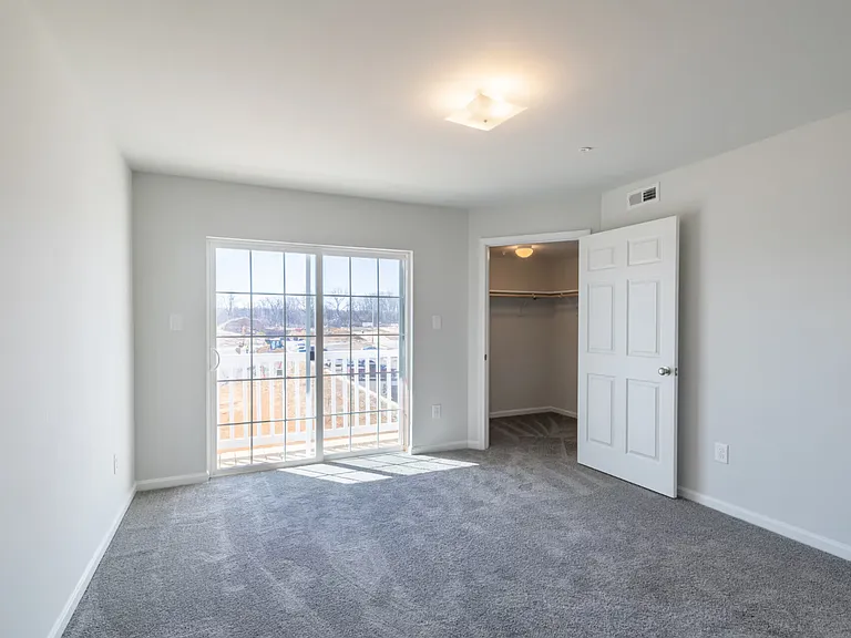 Smith Farm Apartments — Photo 14